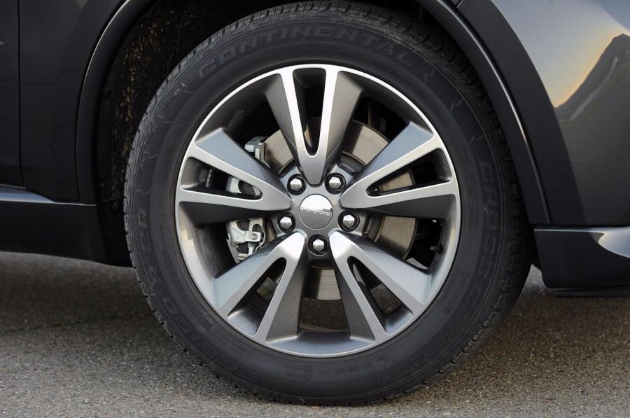  Dodge Durango R/T 2011 года  (фото 43 из 54)